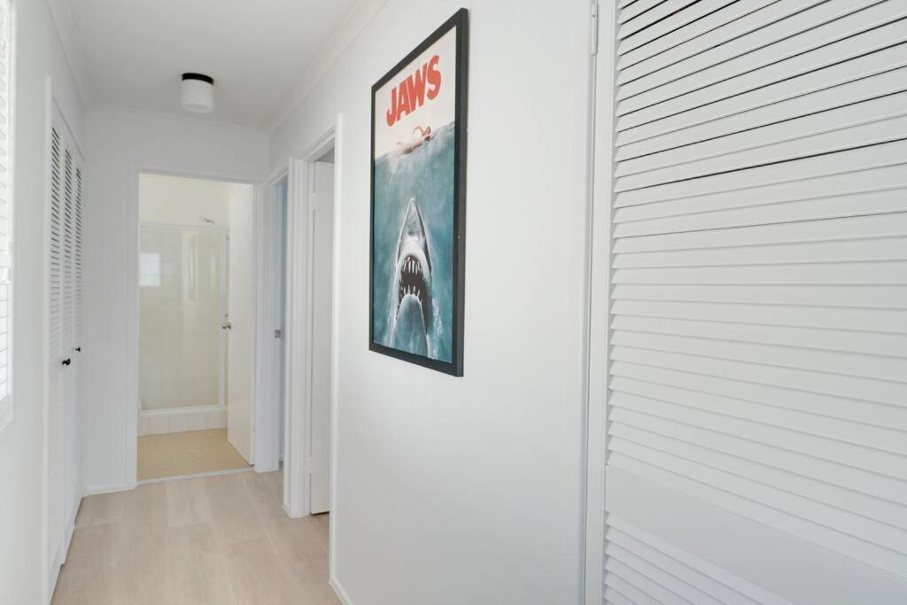 Coastal Getaway 2-br Retreat In Palm Gold Coast